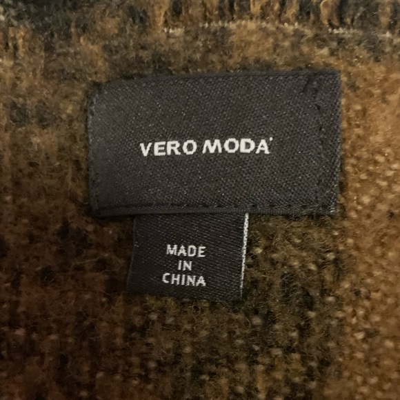 Vera Moda Cheetah Print Scarf - Picture 3 of 3